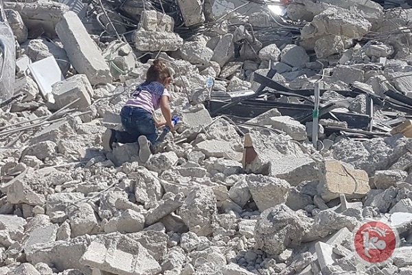 Zionist Regime Demolishes 2 Homes in Quds
