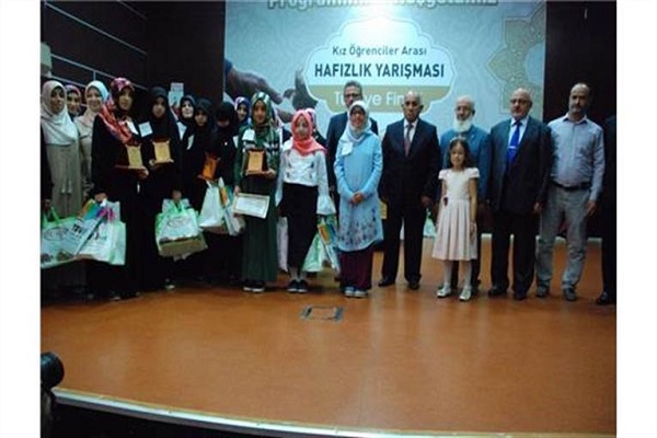 Syrian Students Comes 2nd in Turkey Quran Contest