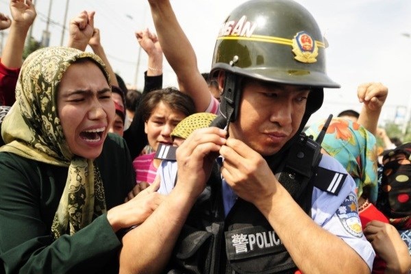 Kebungkaman Mematikan di Hadapan Penganiayaan dan Penyikasaan Muslim China