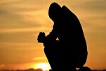 مَنْ لَمْ يُنْصِفِ الْمَظْلُومَ مِنَ الظّالِمِ سَلَبَهُ اللّهُ قُدْرَتَهُ
