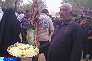 میزبانی از زائر حسین(ع) با یک قرص نان