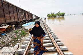 معلق میان حال و آینده