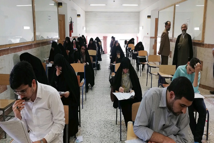 آزمون کتبی اعطای مدرک تخصصی به حافظان قرآن در خراسان&zwnj;شمالی برگزارشد