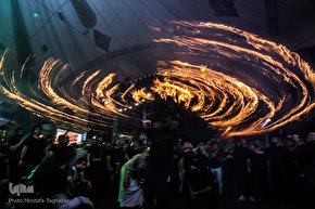 آیین مشعل گردانی در دولت آباد