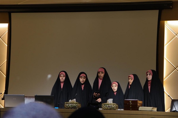 مسابقه بین‌المللی داستان نویسی قرآنی برای دانشجویان دختر دانشگاه‌ها برگزار شد +عکس