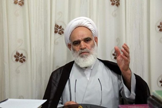 استاد حسن‌زاده‌ آملی مرعوب ربوبیت حضرت حق بودن را افتخار می‌دانست