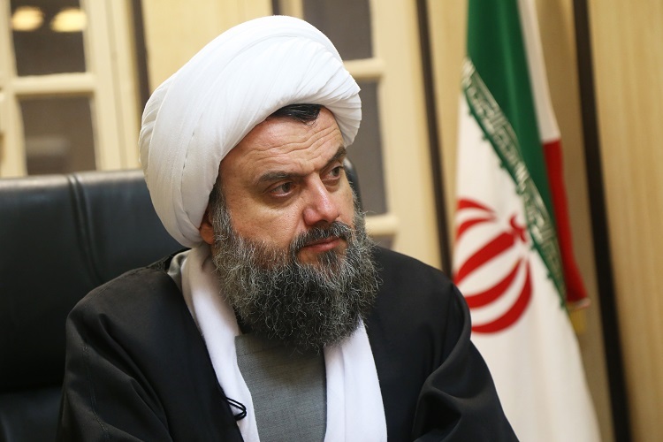 اسلامی که برخی مداحان معرفی می‌کنند، اسلام حقیقی نیست