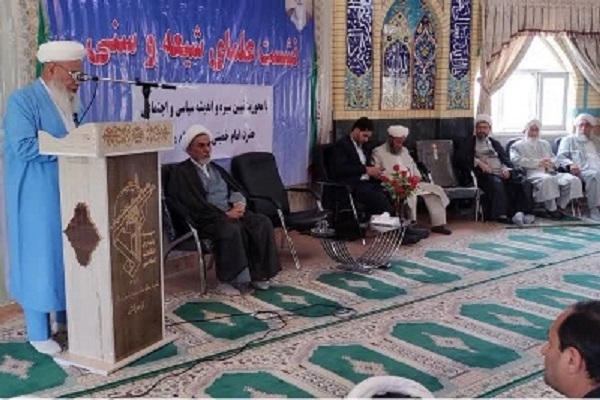 وحدت شیعه و اهل سنت ثمره قیام روح الله است