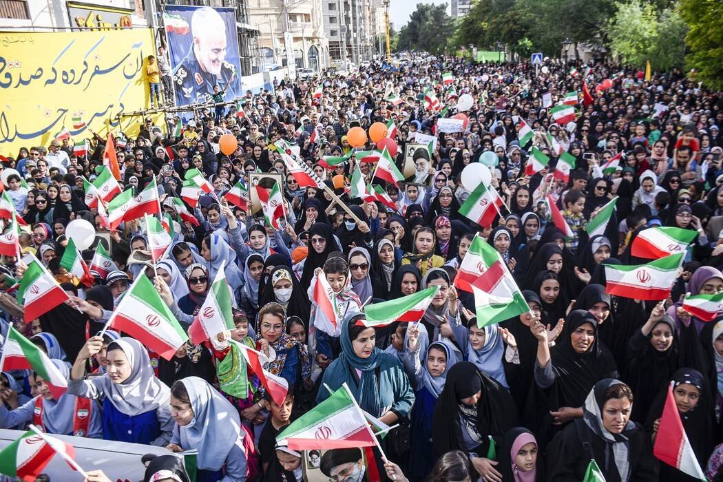 اجتماع بزرگ سلام فرمانده در بجنورد و وداع مردم با شهید «محمد مهدی احمدی»