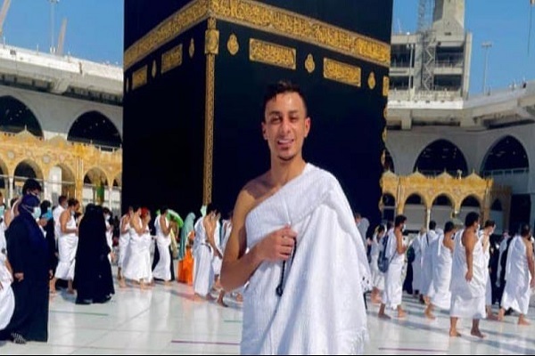 خواننده مصری سابق و تلاوت آیه دگرگونی قلب‌ها + فیلم