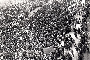 ۱۸ بهمن ۵۷؛ راهپیمایی ۵۰ هزار نفری زنجانی‌ها در حمایت از امام(ره)