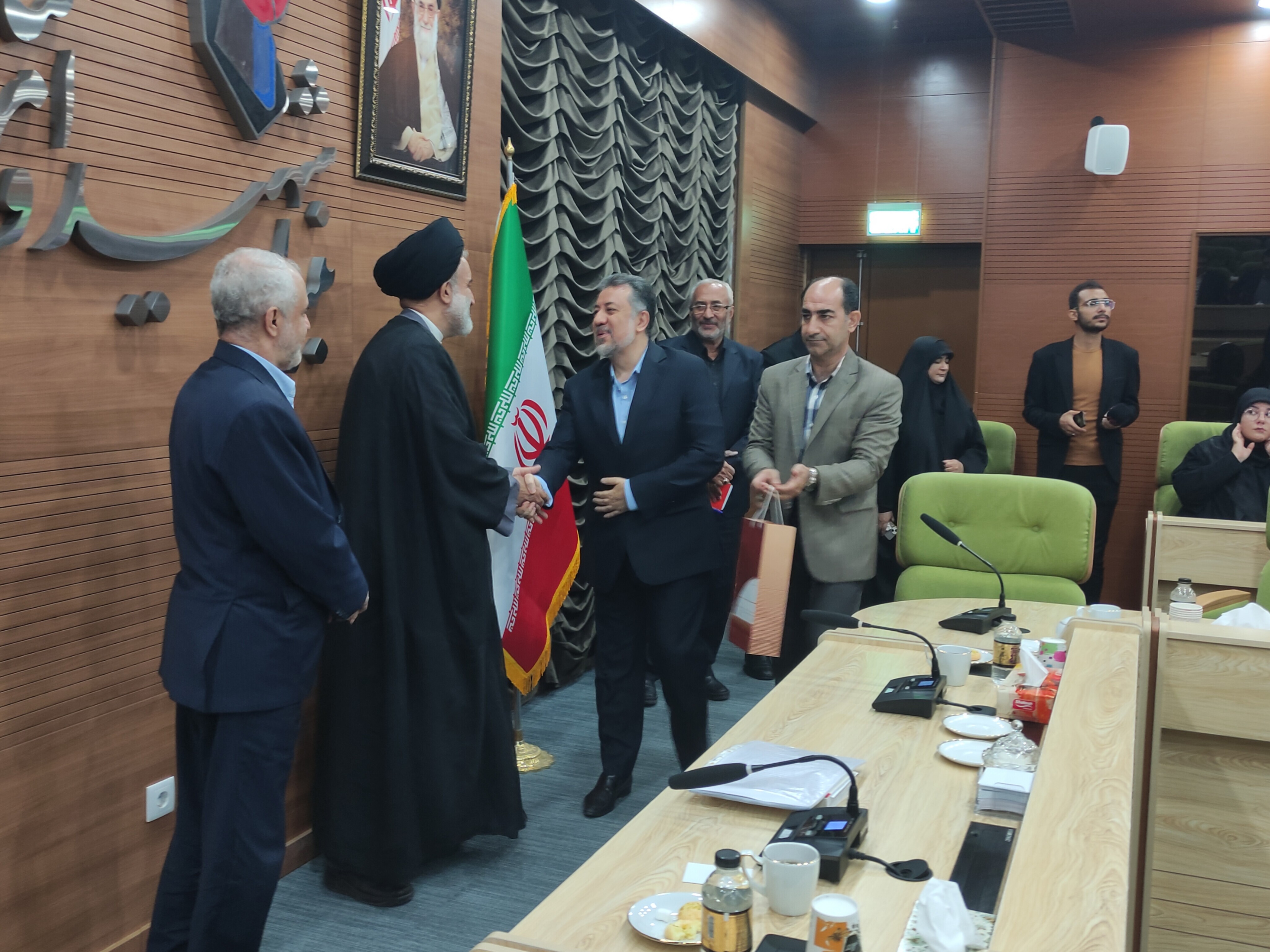 نيازمند راهبردهای جدید برای اشاعه فرهنگ ایثار و شهادتیم