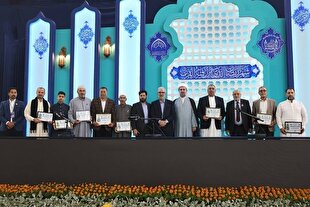 تجلیل آستان قدس حسینی از فعالان ختم قرآن کریم در ماه رمضان