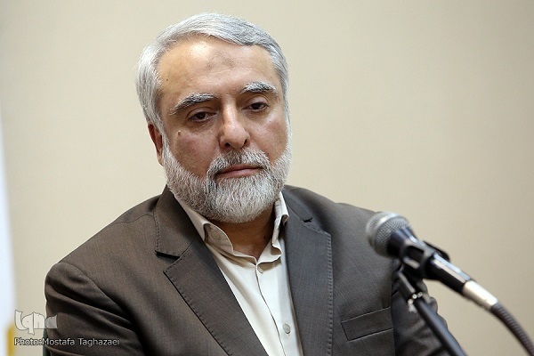 نماز بدون ولایت عامل دوری از خداست