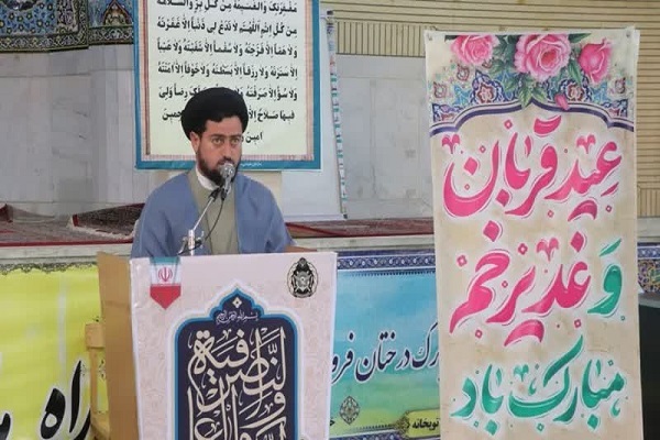 چهره‌های قرآنی گروه ۲۲ توپخانه ارتش تجلیل شدند + عکس