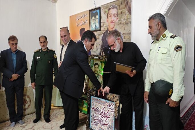 دیدار با خانواده شهید «امیرحسین طولابی» + عکس