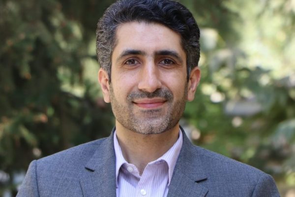 لزوم تغییر نقش معلم از انتقال‌دهنده دانش به تسهیل‌گر یادگیری