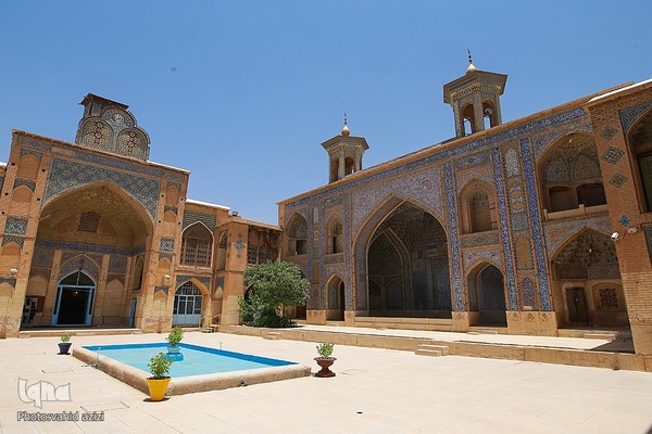 افراشته فیروزه‌ای؛ مسجد مشیر شیراز‎‎