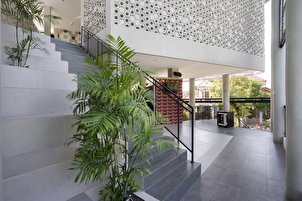 Mosquée indonésienne inspirée par une ruche