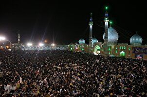 Rituels de la Nuit du Destin à la mosquée Jamkaran