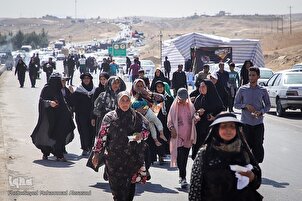 Les pèlerins en route à pieds vers le sanctuaire de l’imam Reza (as)